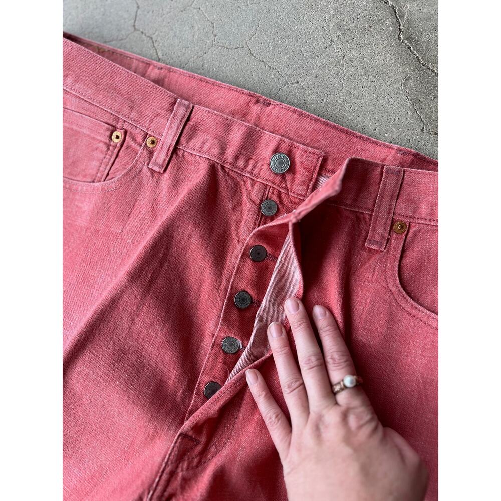 Vintage cranberry pink Levi 501 button fly jeans size 40x30 - Picture 3 of 6